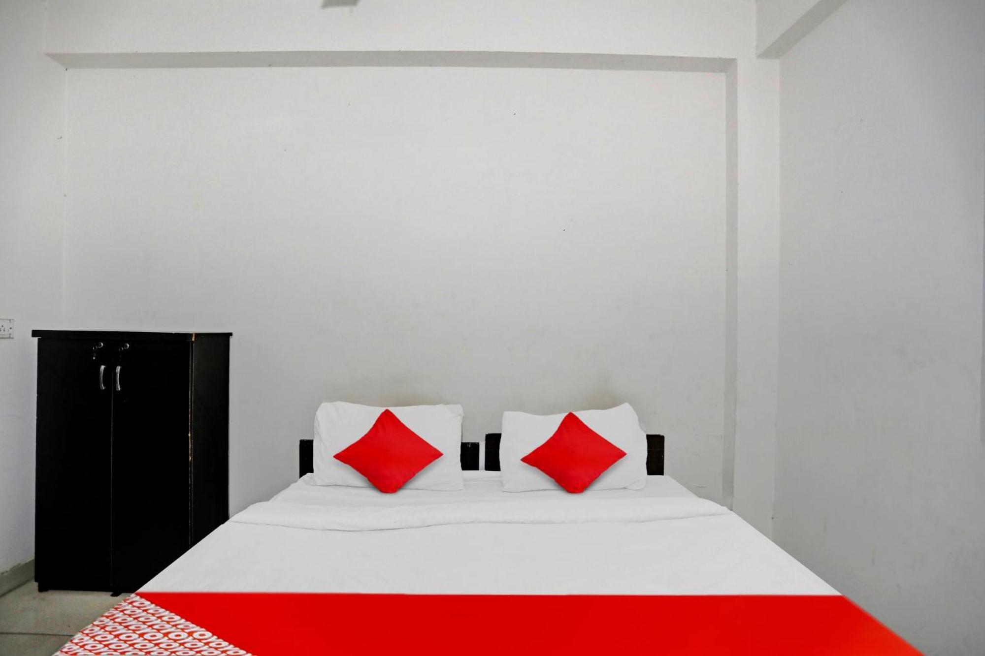 Hotel O Vrinda Residency ノイダ エクステリア 写真