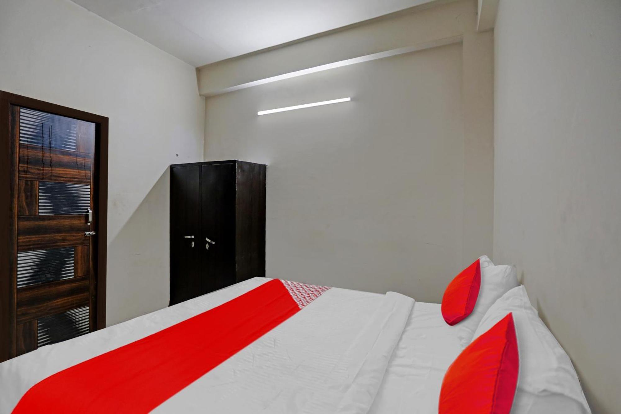 Hotel O Vrinda Residency ノイダ エクステリア 写真