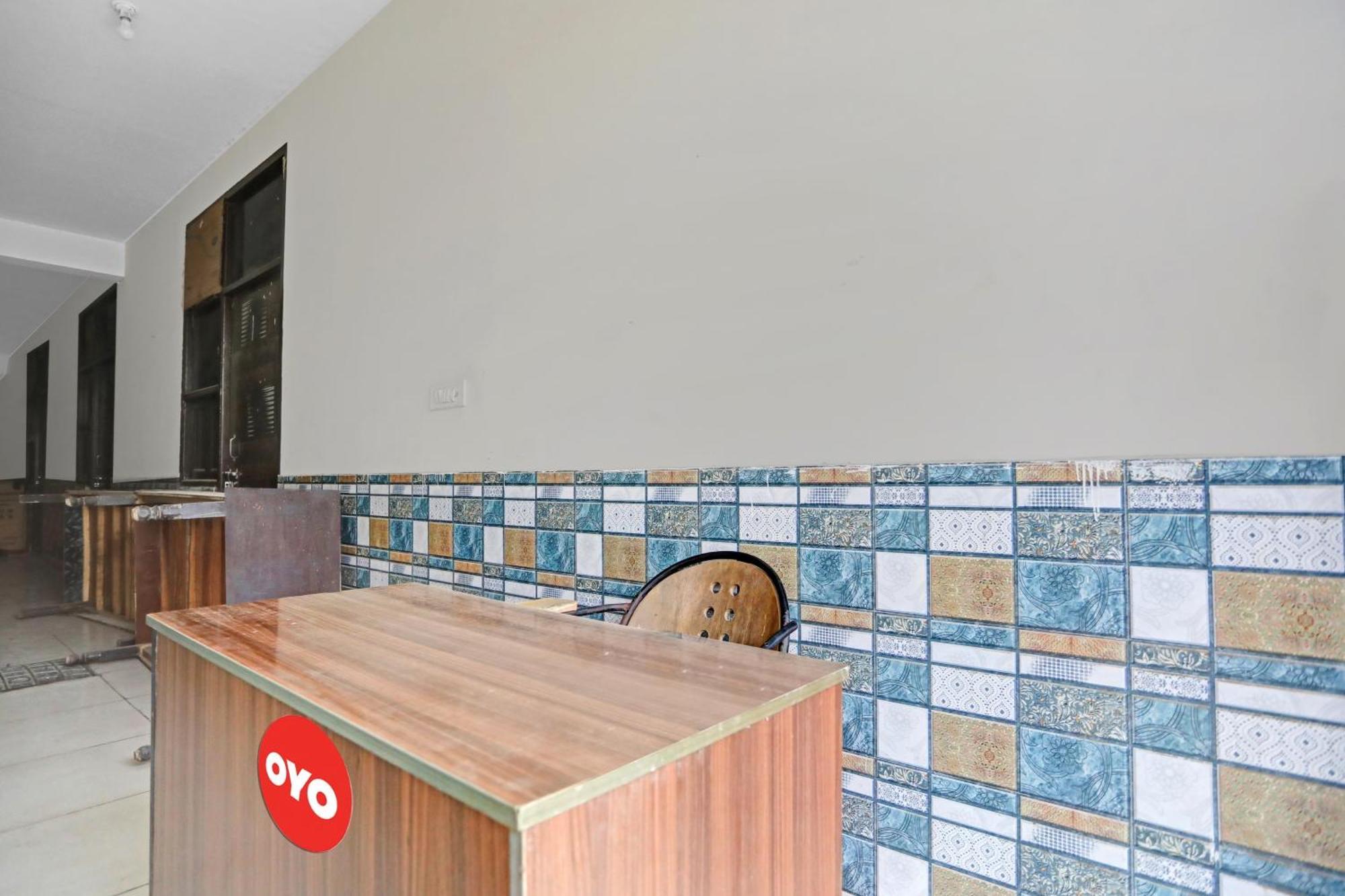 Hotel O Vrinda Residency ノイダ エクステリア 写真